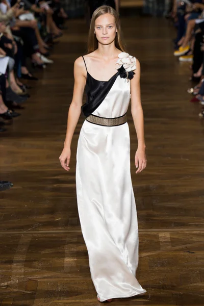 Look 9